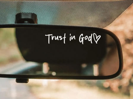 Miért olyan népszerűek ezek a transzferautó-matricák a TikTokban?