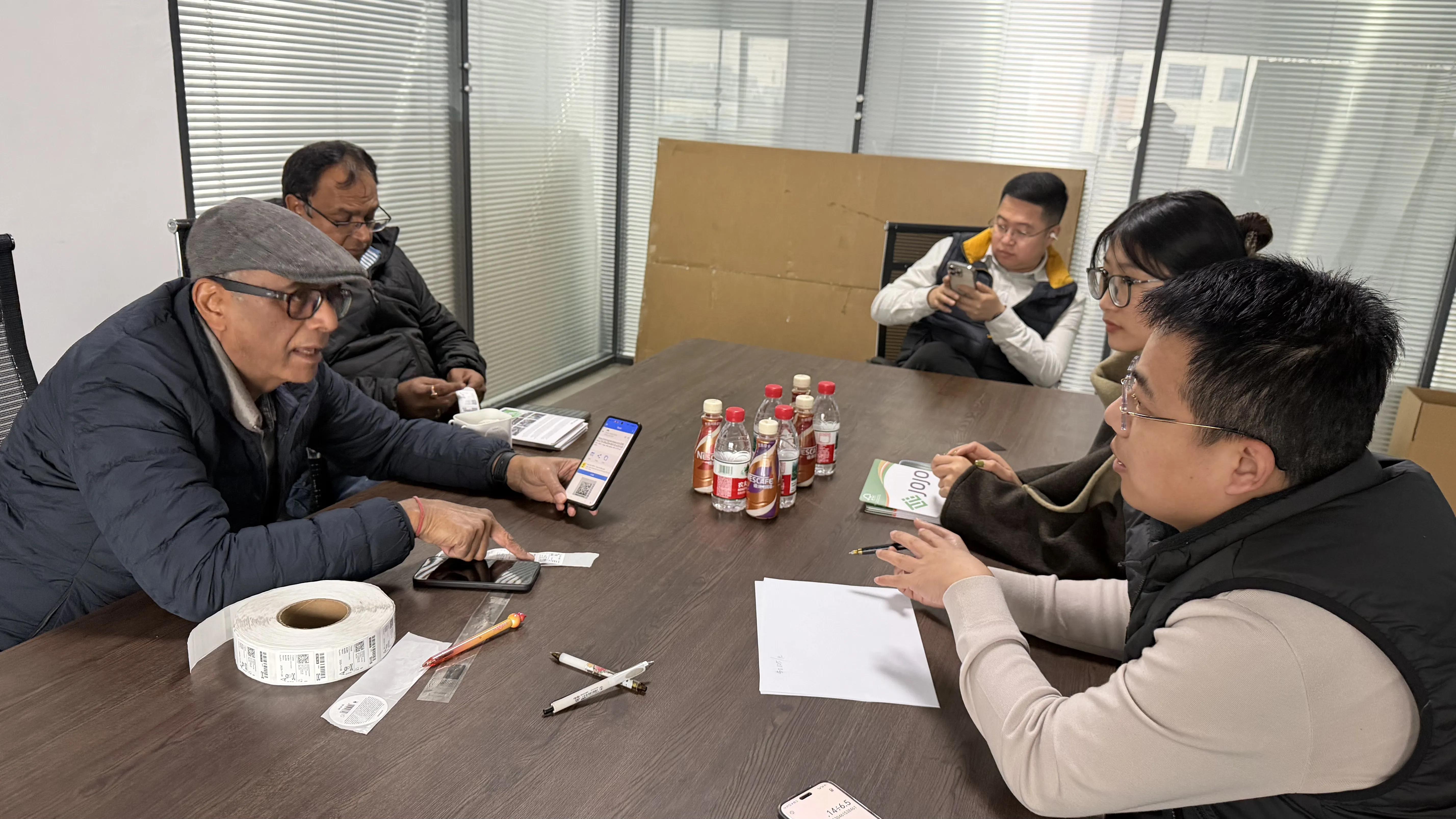 Szeretettel üdvözöljük az ügyfeleket, hogy látogassanak el gyárunkba