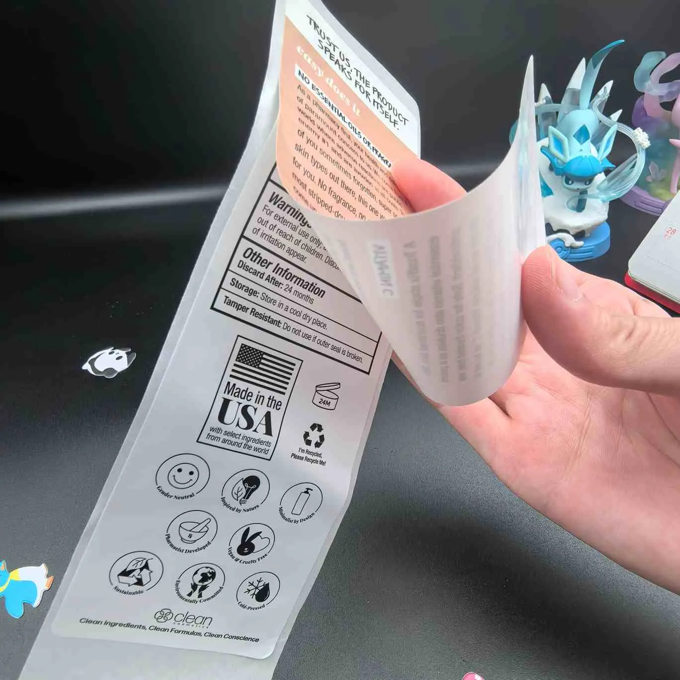 Többrétegű kozmetikai címkékhez